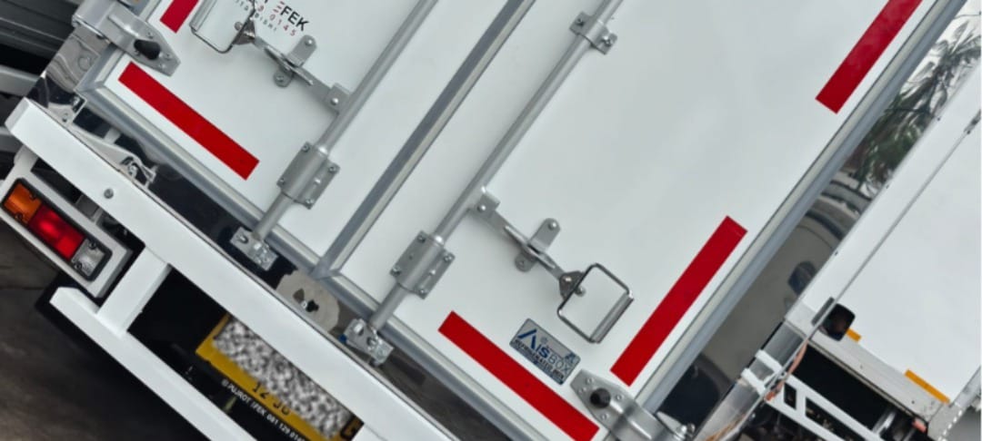 New Armada - Mini Box Reefer Truck - Photo 7